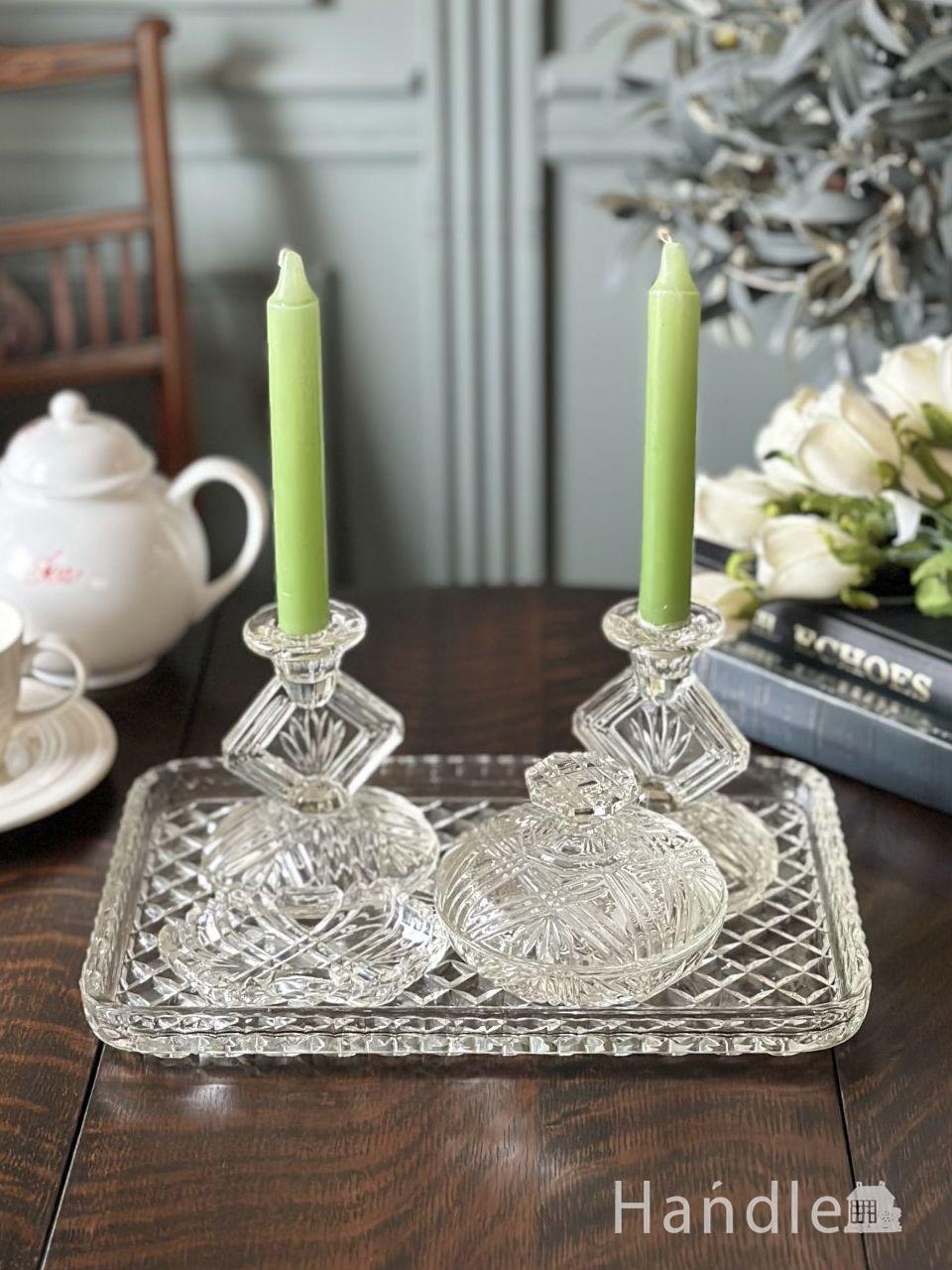 英国貴族に使われていたアンティークガラスの4点セット、プレス模様が