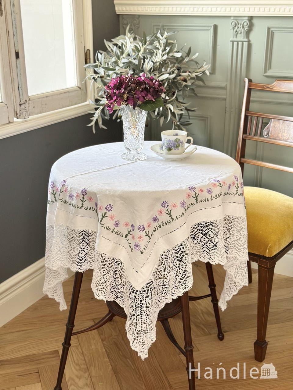 カットワークが美しいドイリーレース、フランスから届いた手作りの