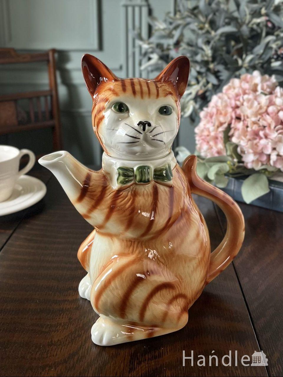 英国Tony Wood(トニーウッド)社のティーポット、Pussyfootの茶トラ猫の