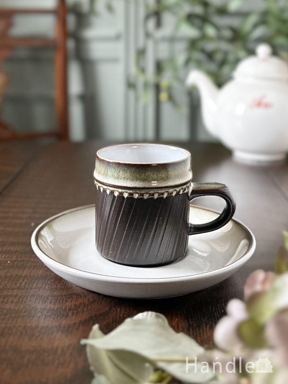 イギリスのアンティーク食器、ピンクのバラがエレガントなロイヤル