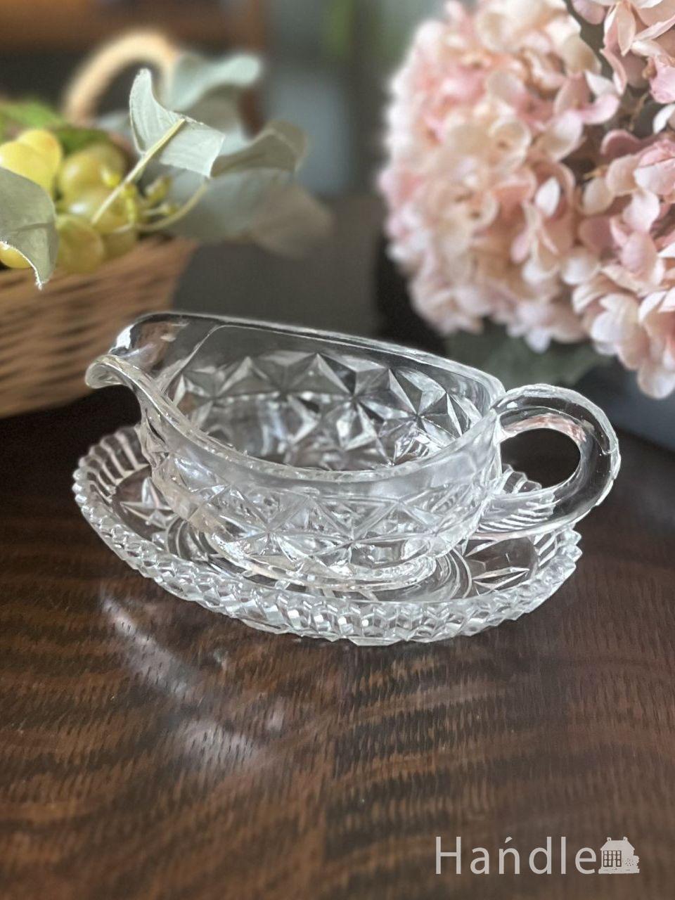 フランスから届いたうさぎ型のアンティークテリーヌポット、Michel