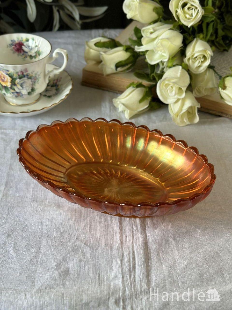 アンティークガラスのおしゃれな器、幻想的なオレンジ色のカーニバル