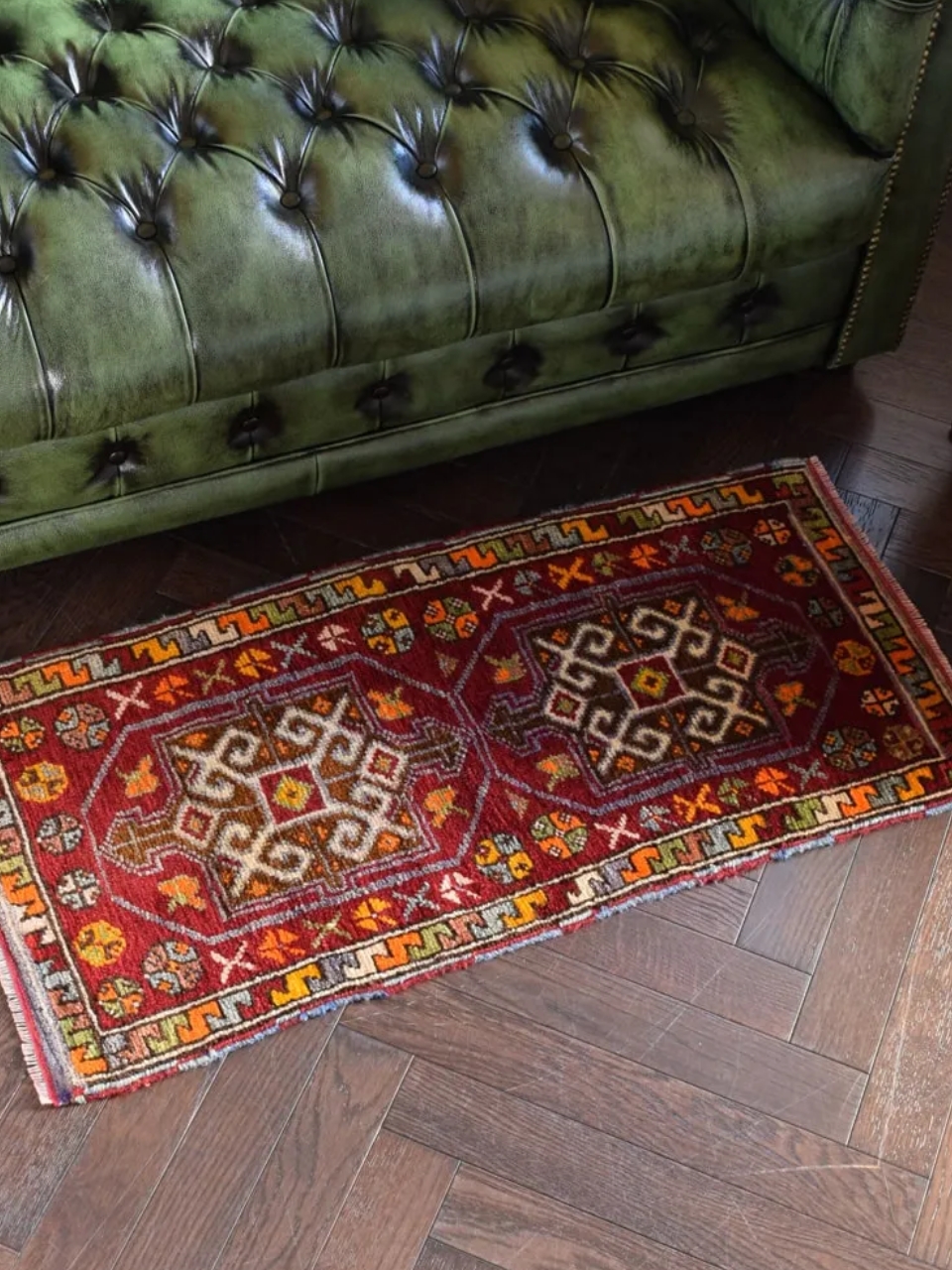 オリエンタルな雰囲気漂うオールド絨毯、おしゃれなトライバルラグ(m