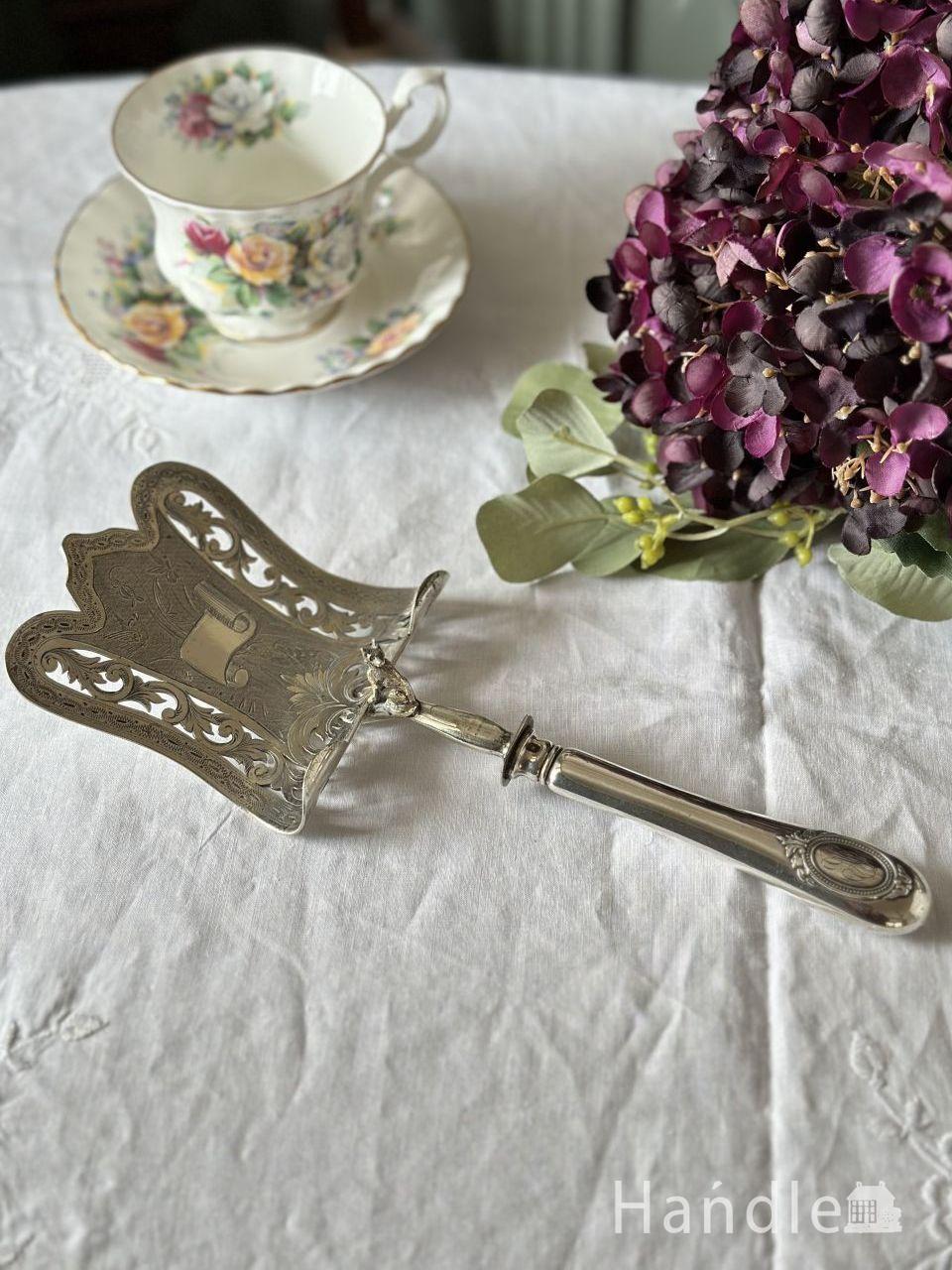 フランスから届いた美しいアンティーク、シルバープレートのアスパラ