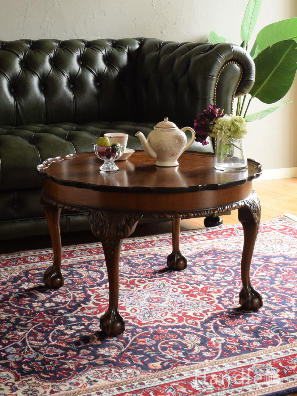 伸張式のローテーブル、ガラス天板のバタフライコーヒーテーブル(k