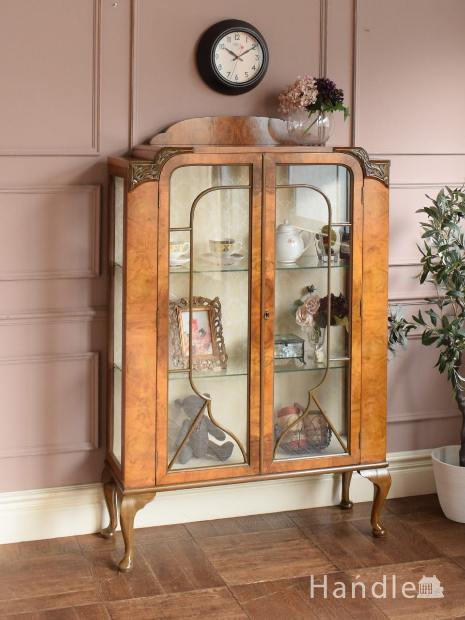 葡萄の彫まで付いた美しい英国アンティーク家具、フラップ扉のブック