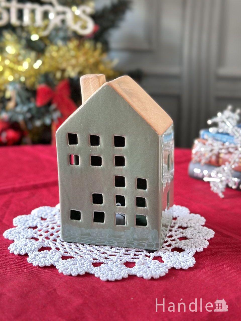 ほんのりグリーン色の可愛いお家、セラミックで出来たLEDライト付きの