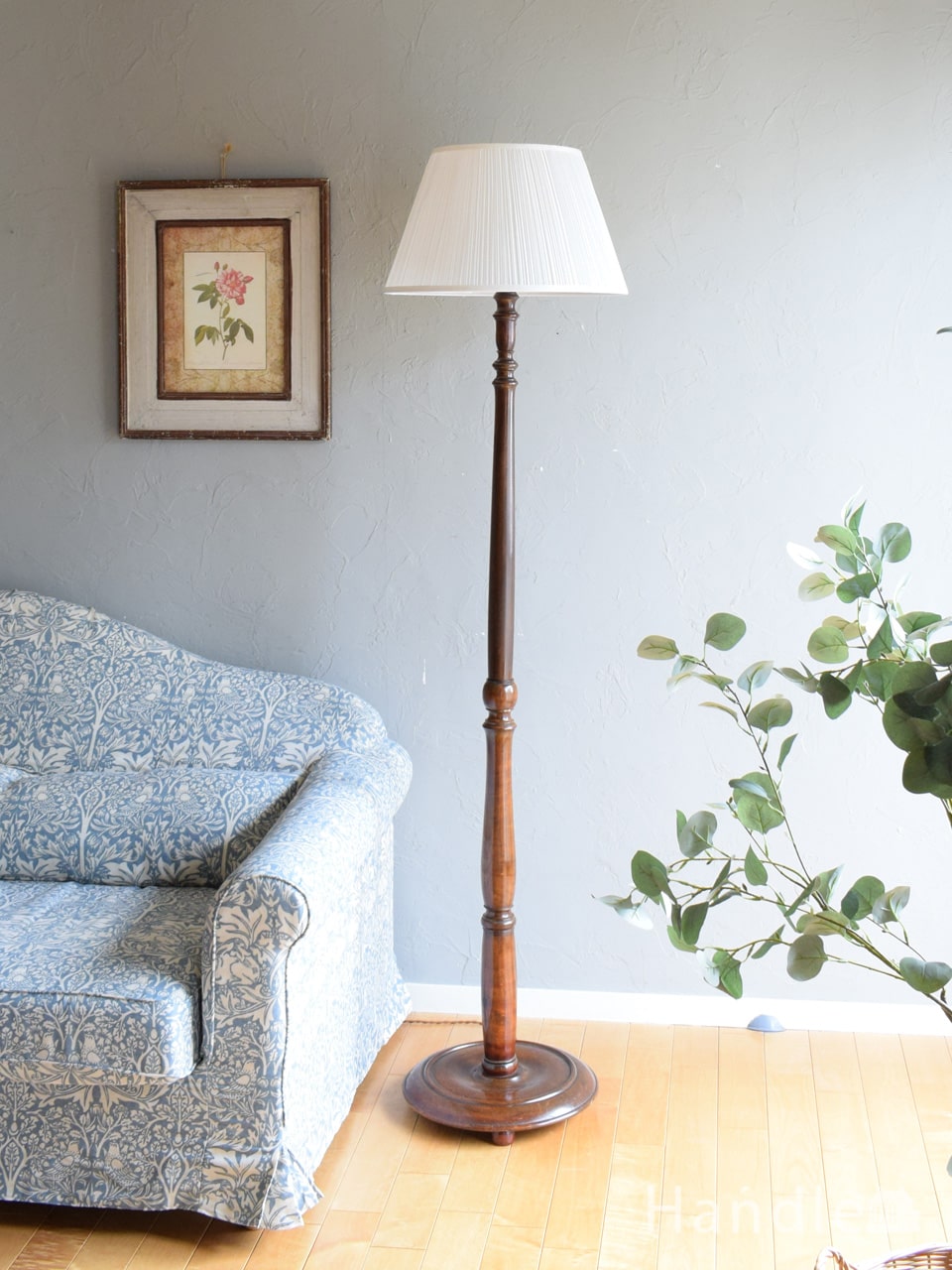 英国輸入のスタンドライト、ツイストが美しいアンティークフロアランプ