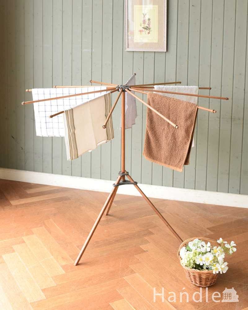 フランスで見つけた折りたたみ式のアンティークランドリーハンガー