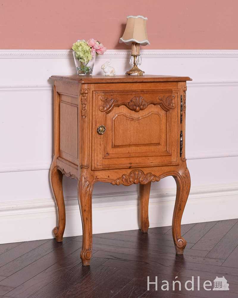 フランスのアンティーク家具、おしゃれな猫脚のサイドキャビネット(j