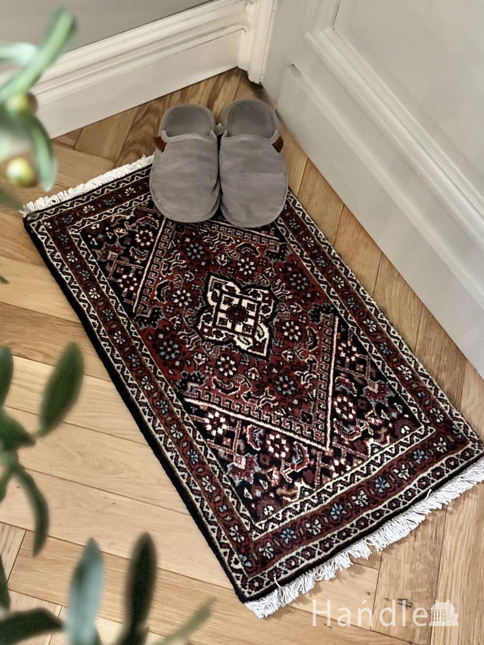 玄関マットに使えるペルシャ絨毯、ザンジャーンのおしゃれな手織りの