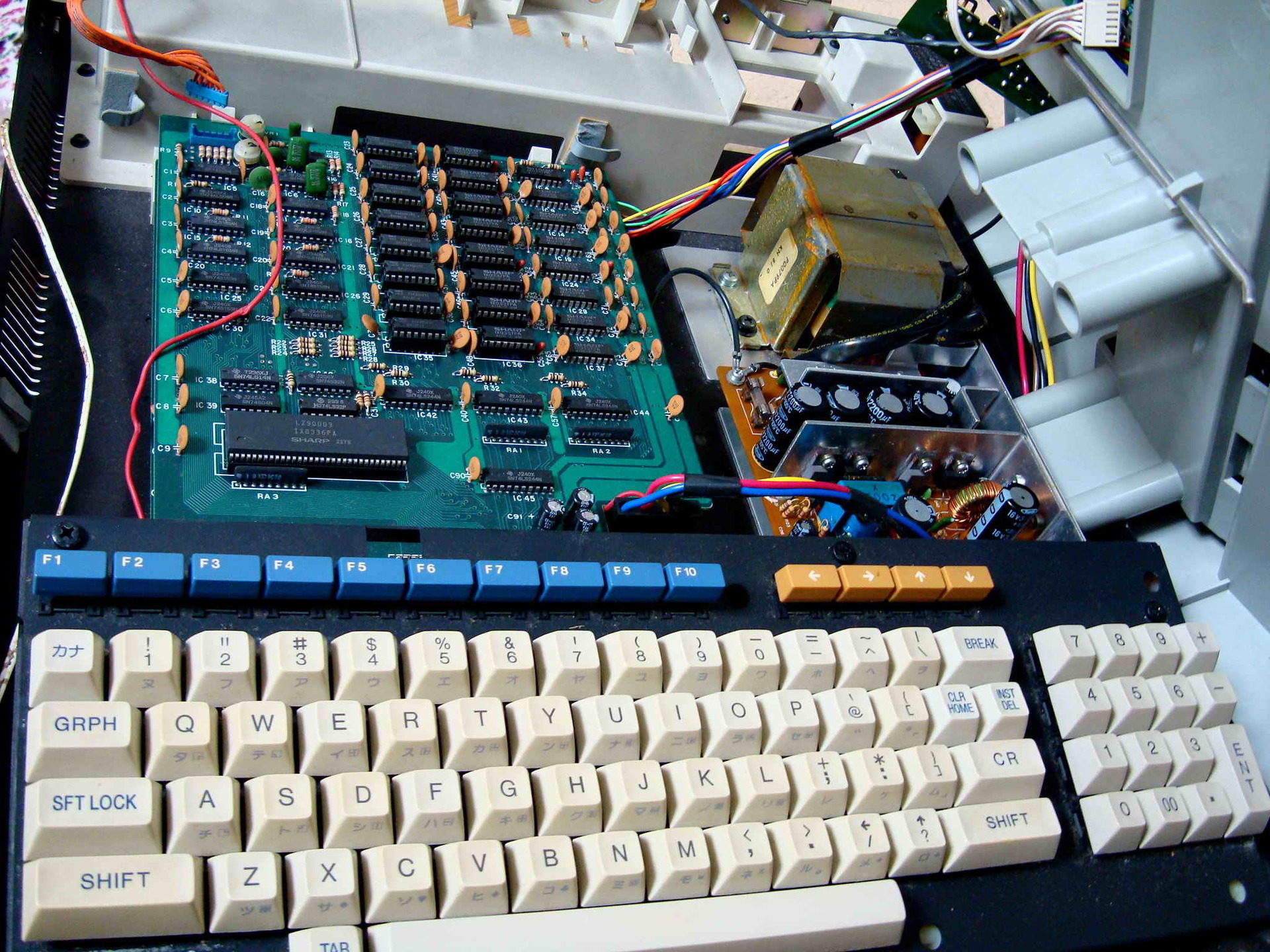 シャープ MZ-2000の修理をしています 続き: はにはにのヴィンテージ