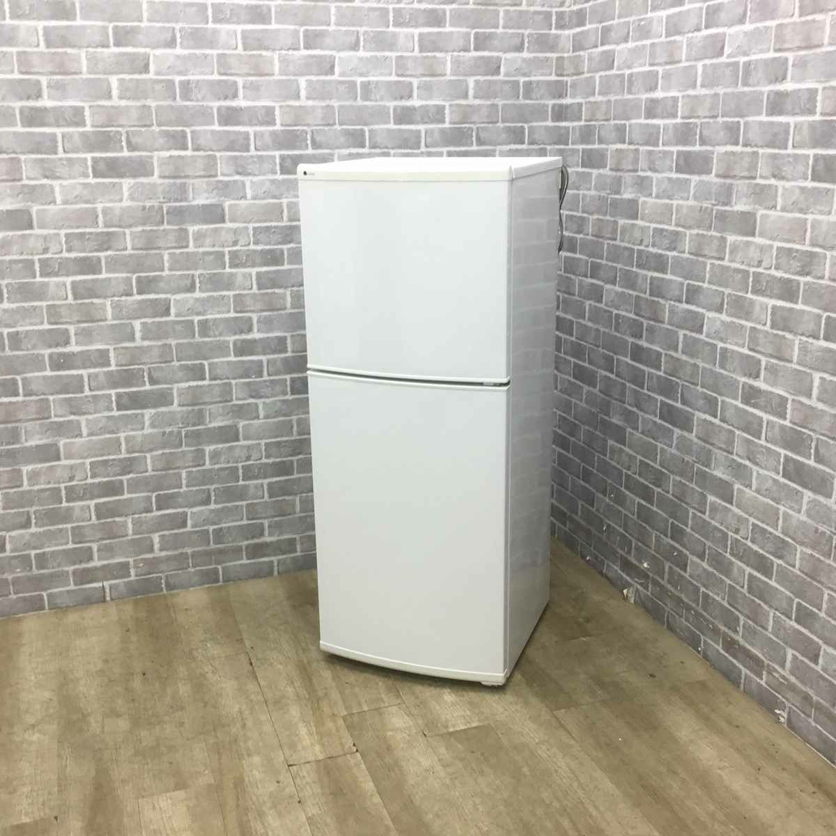 ユーイング 冷蔵庫 2ドア 140L 右開き ホワイト UR-F140J(W) 2017年製