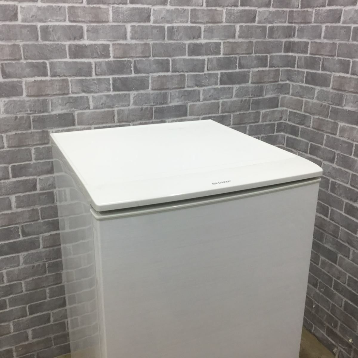 シャープ 冷蔵庫 2ドア 137L どっちもドア SJ-D14C-W 2017年製