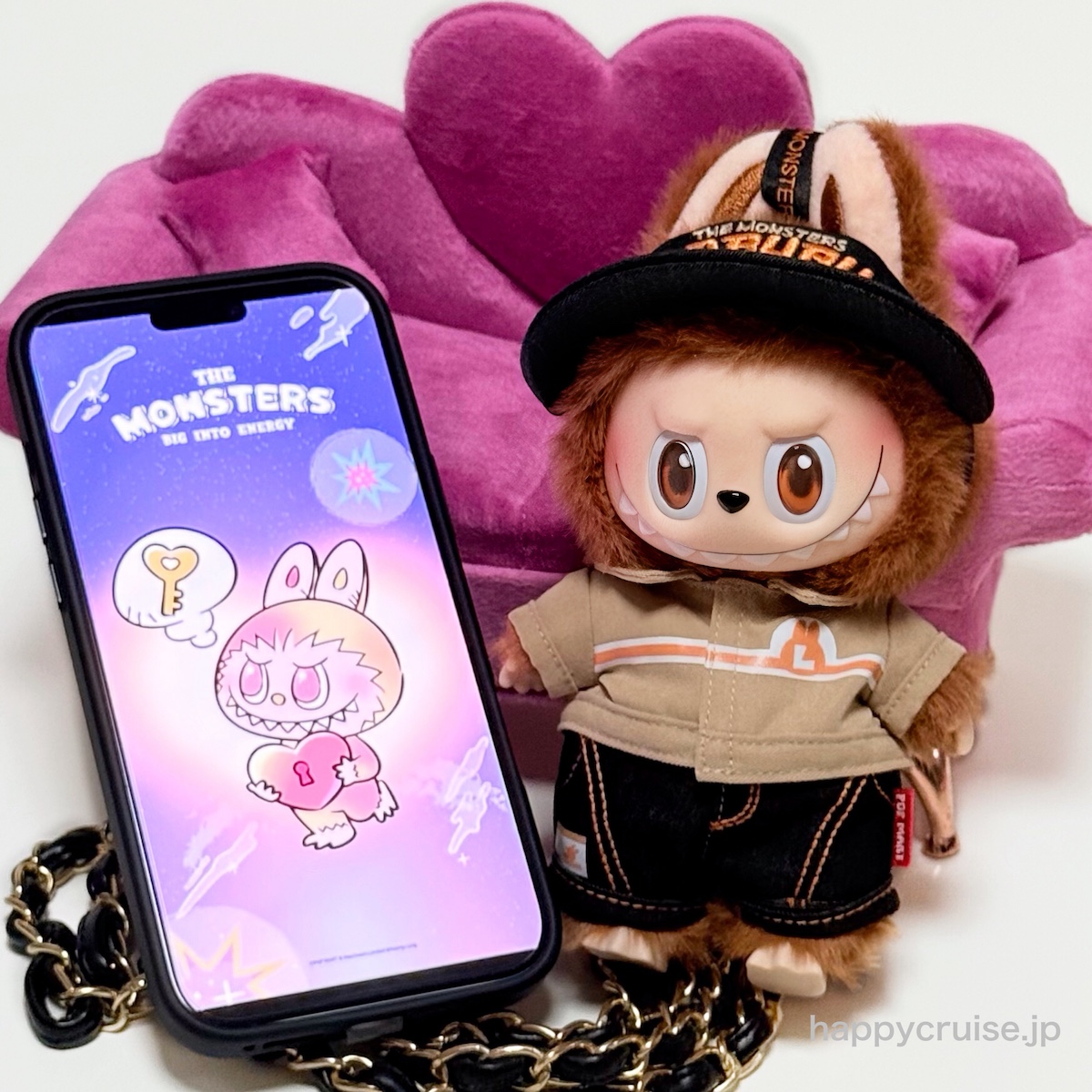 ポップマート】ワッキーマートの店員ラブブ（LABUBU）ぬいぐるみ