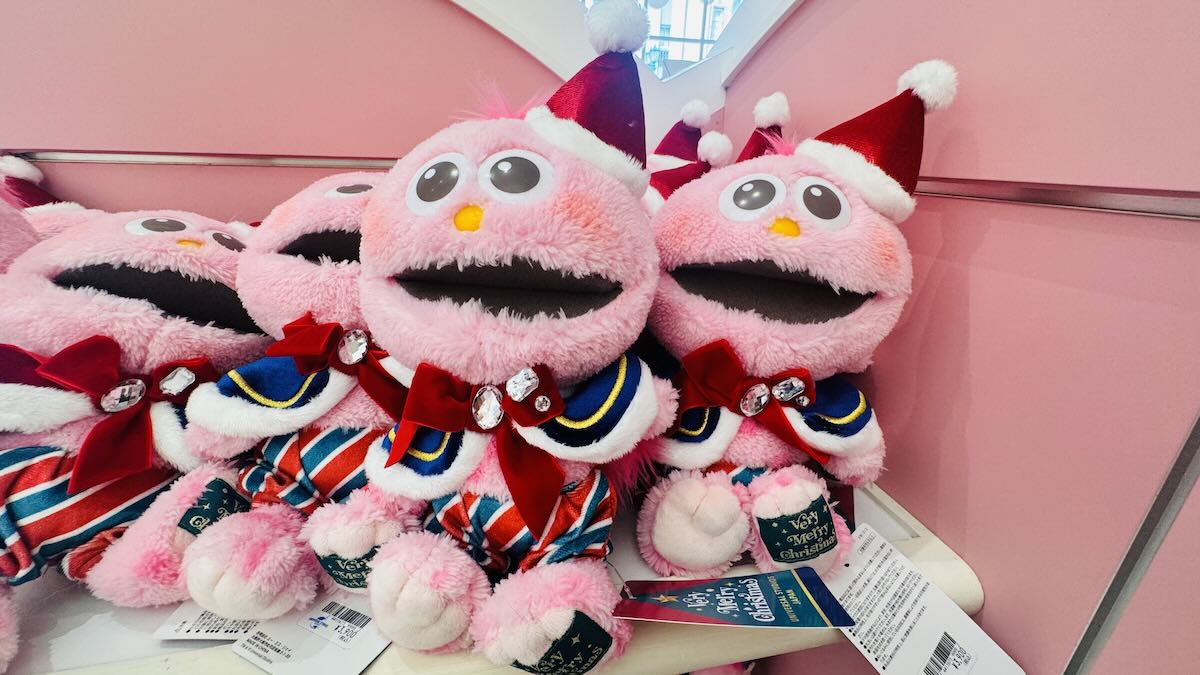 USJのクリスマス2024新作！キティ、スヌーピー、モッピーが可愛く変身！