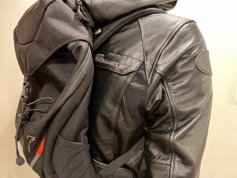 KUSHITANI（クシタニ）のバックパック（K-3587 BACK PACK）を買って