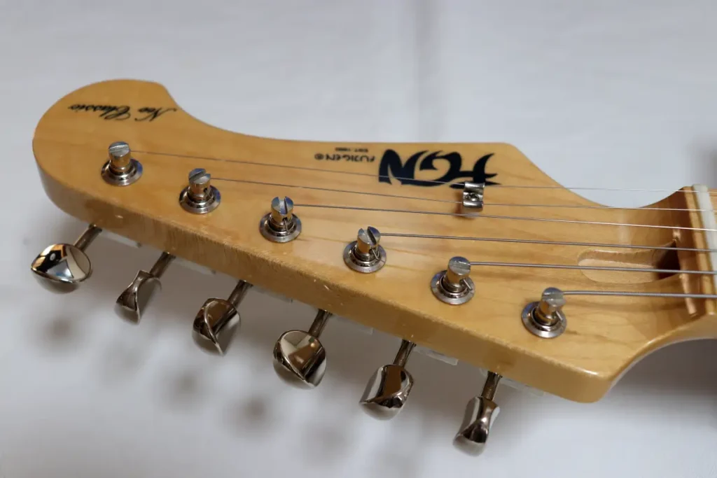 ロック式ペグ弦交換の方法 | Harmonic-Sound