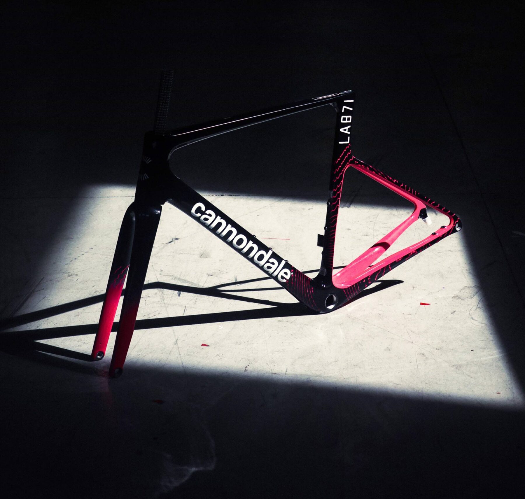 Cannondale Supar six evo LAB71 チェンジアウトカラー入荷予定ござい