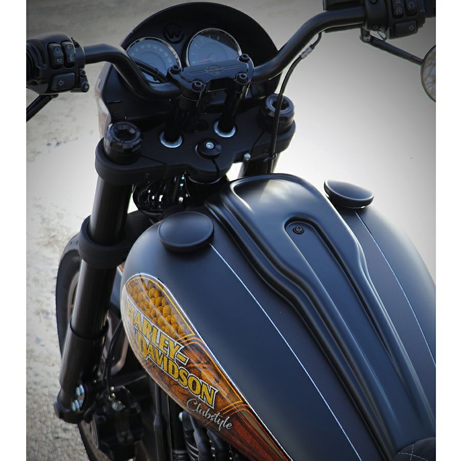 ハーレー FXLR、FXLRS ダッシュカバー(未塗装)/メーターオフセット