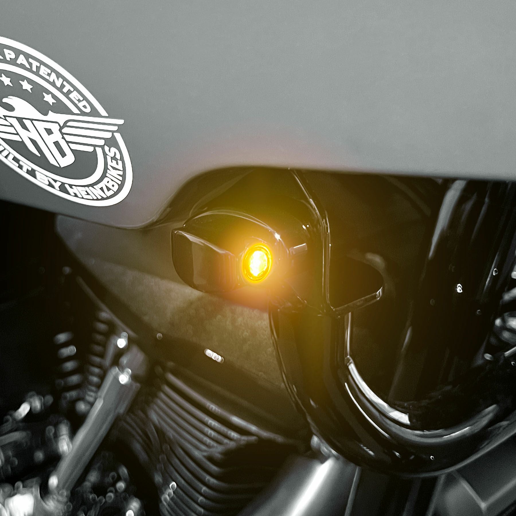 ハーレー ローライダーST ブレットスタイル 2-1 フロントLEDターン