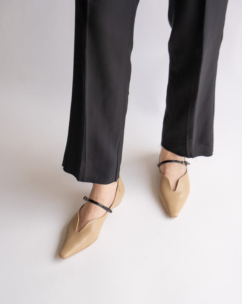 Kate beige メリージェーン ポインテッド パンプス ベージュ - HENRI