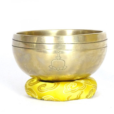 サンタ・ラトナ・シャキャによる満月シンギングボウルを探訪