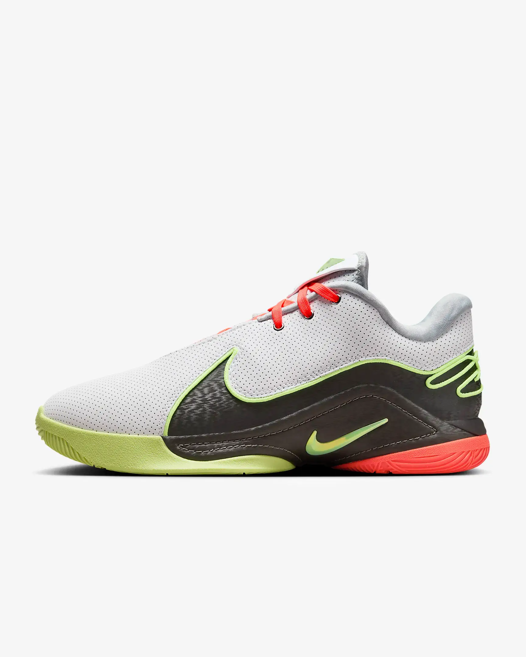 NIKE 「LEBRON XXII」(EP)はどんな人におすすめ？サイズ感・耐久性