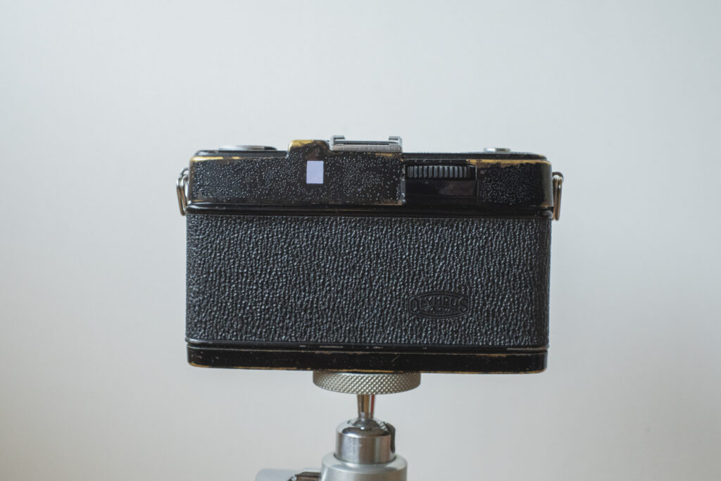 Olympus Pen W レビュー】ブラックペイントのロマン──シリーズ3台目