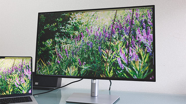 Dell U2723QEのレビュー。U2723QXとの違いは？IPS Blackの4K27インチ