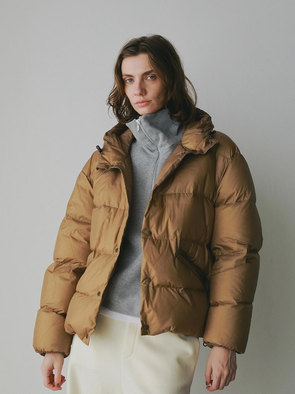 REMI RELIEF別注カラーショートダウン | Outer | HER. Online Store