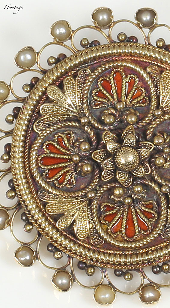 エトラスカンスタイルの粒金被覆＆エナメルのブローチ | イタリアの