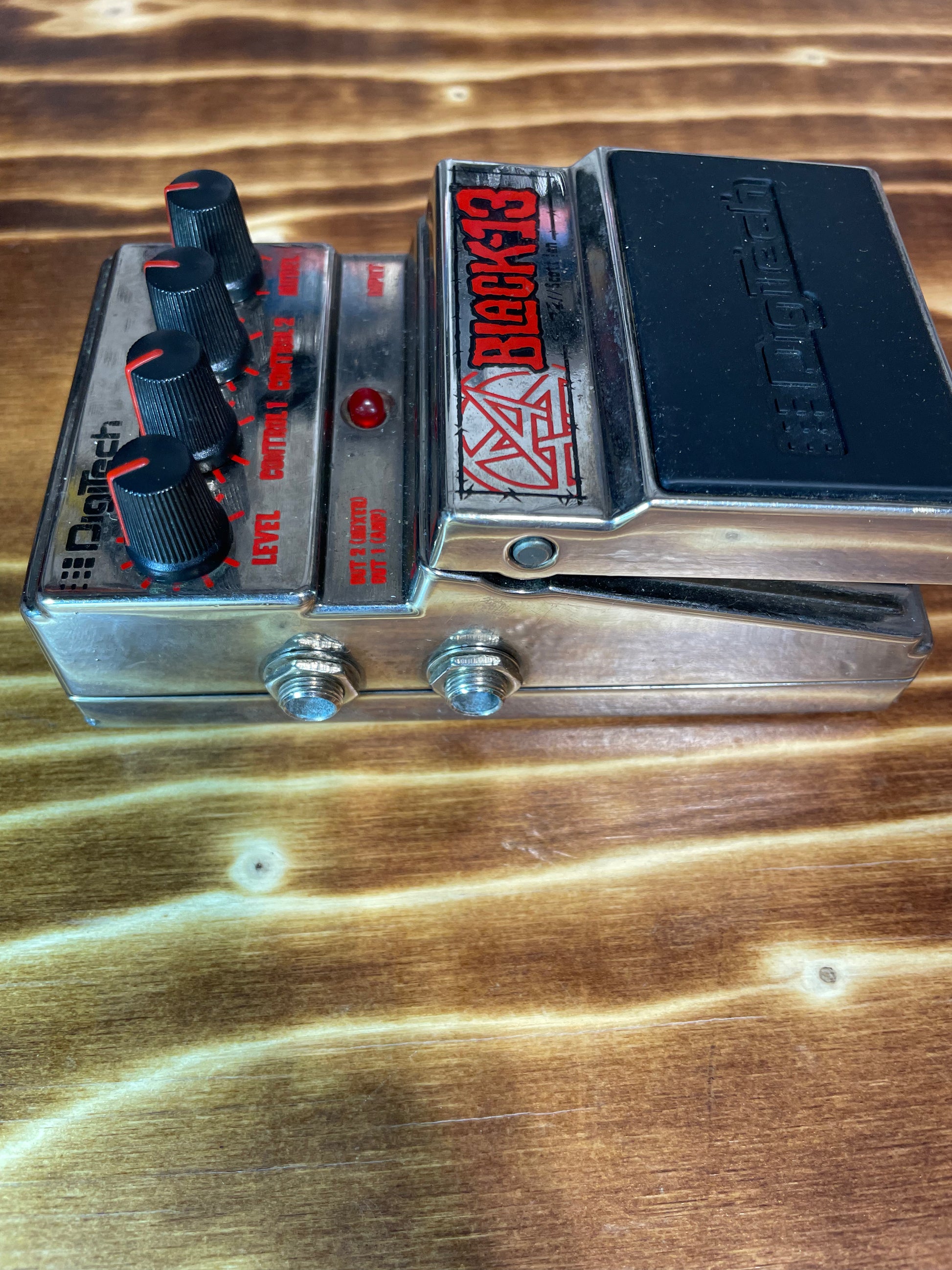 DigiTech Black-13 Scott Ian Signature – Herscheid and the Headbangers