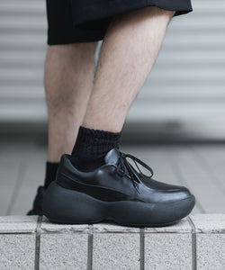VEIN 】COW LEATHER OVAL SOLE TRAINER - BLACK | 公式通販サイト