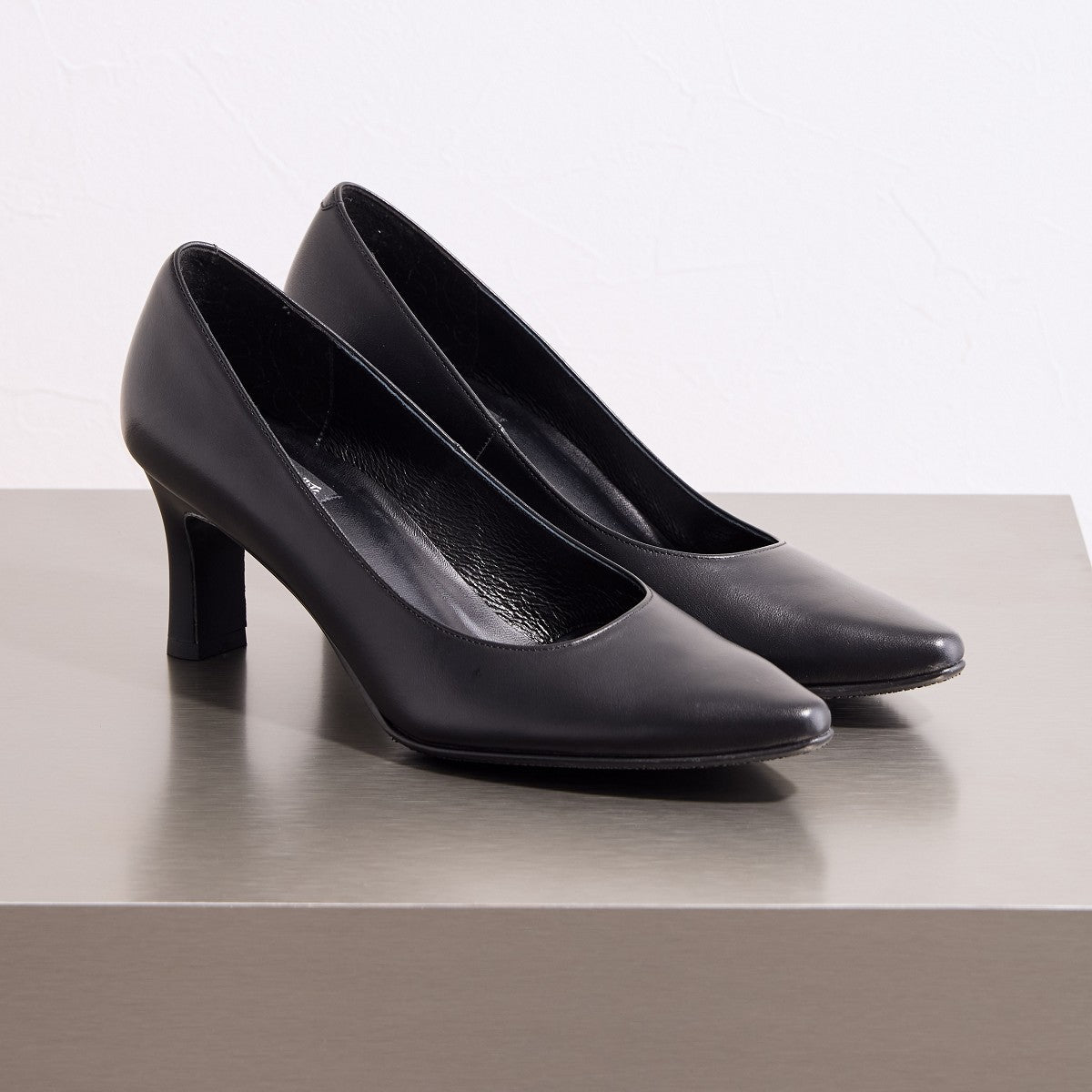 7㎝ヒールブラックパンプス/600008