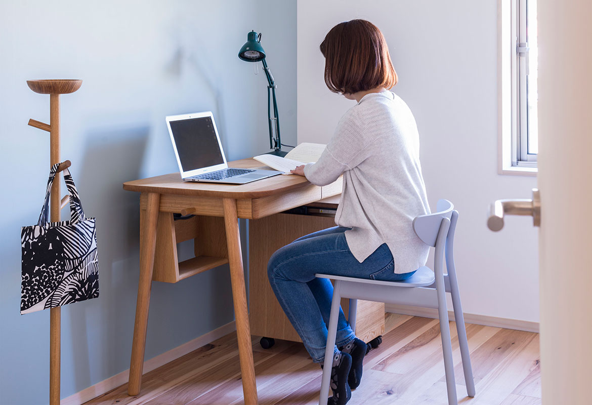 cobrina デスク | 飛騨産業株式会社【公式】 | 飛騨の家具、国産家具