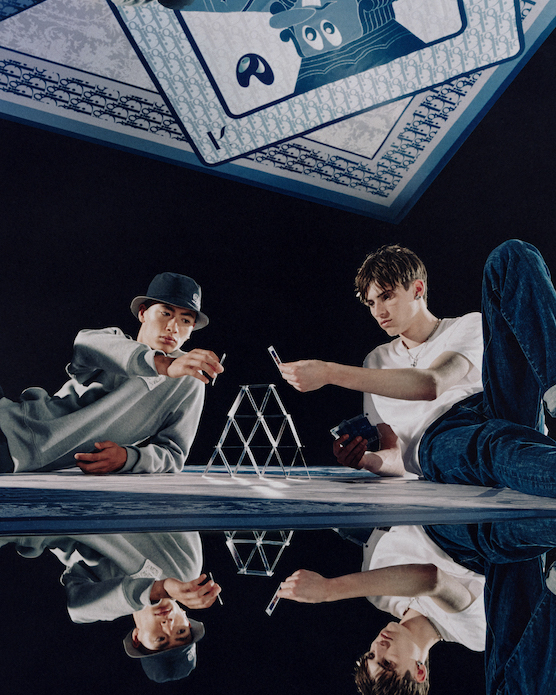 DIOR×ケニー・シャーフ トランプを落とし込んだ新作コレクション発売