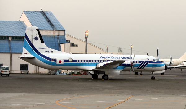 海上保安庁のYS-11