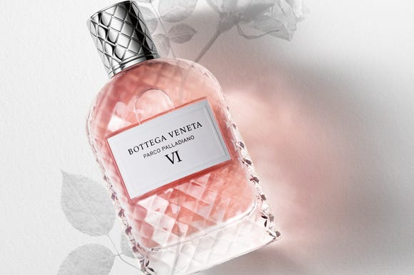 美到令人窒息！編織瓶身裝著「清晨、午後、黃昏」氣息的BV全新限量香水