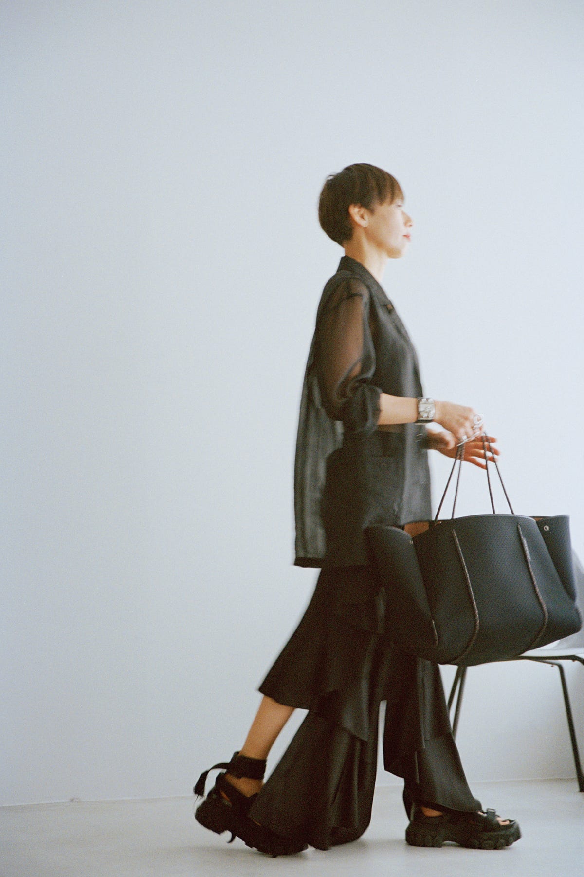 長澤実香さんが選ぶ「ステート オブ エスケープ」のモードなモノトーン