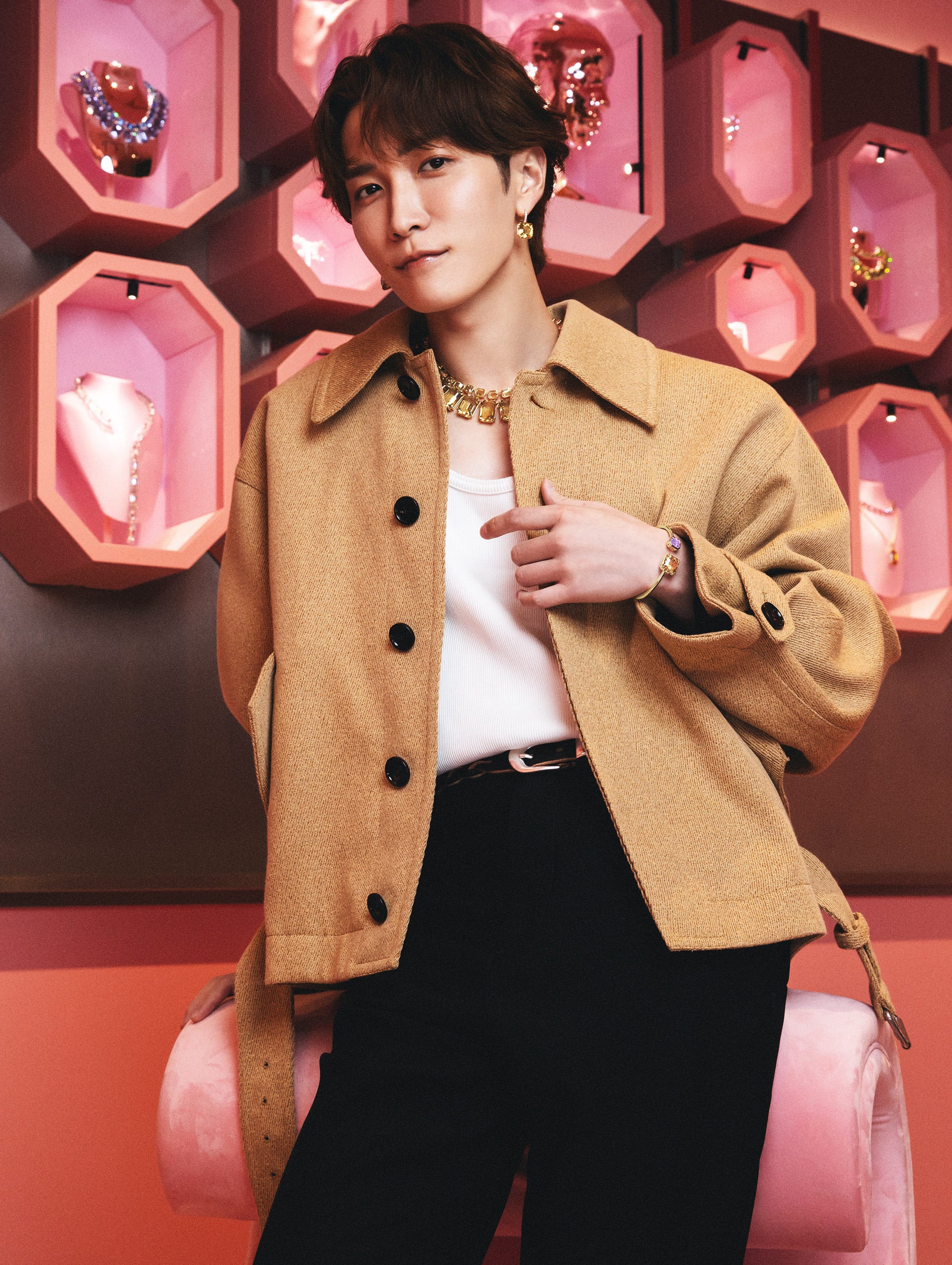 渡辺翔太と「スワロフスキー大阪」でトレジャーハント