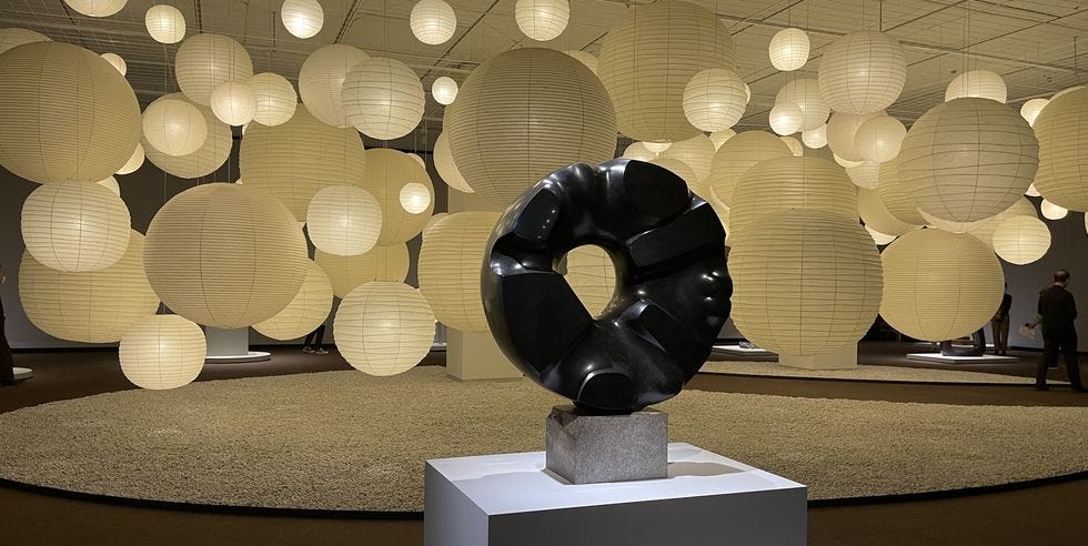 20世紀を代表する彫刻家、イサム・ノグチの話題の展覧会をいち早く