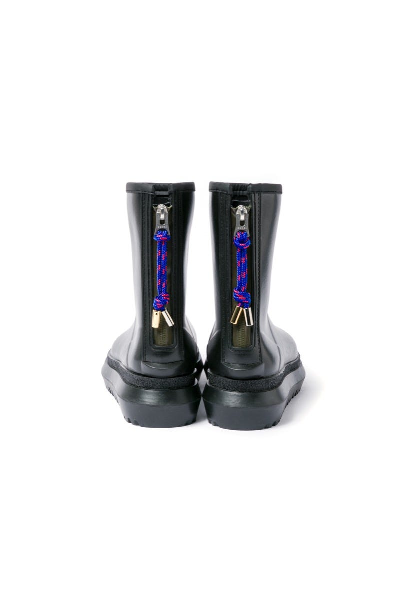 サカイの新作ラバーブーツは街でもアウトドアでも活躍、価格は4万円台