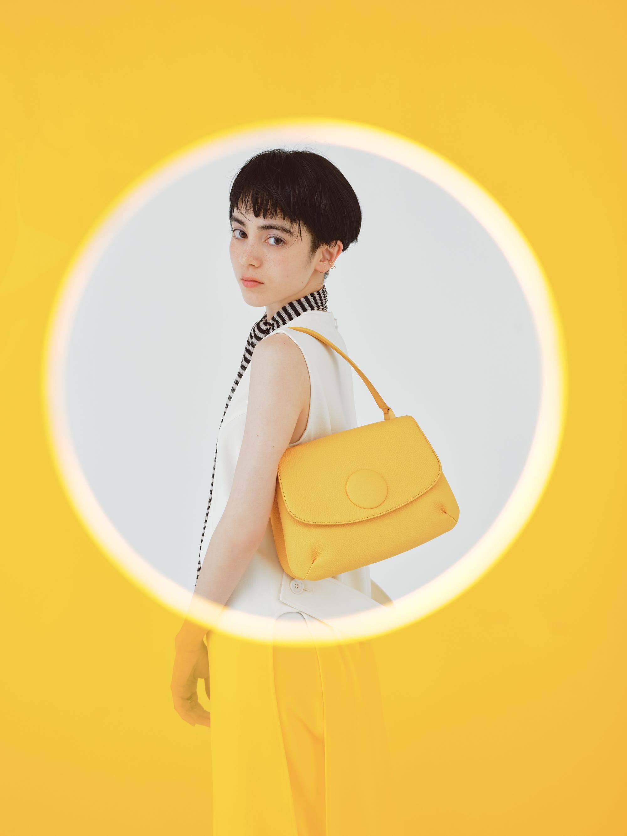 マルチに使える！春を盛り上げるトップハンドルバッグ6