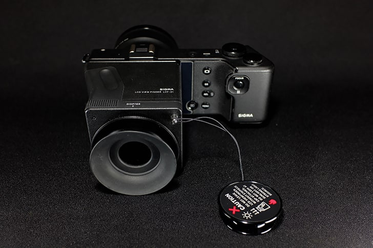 一眼レフ超えの存在感！SIGMA dp2 quattro ファインダーLVF-01で
