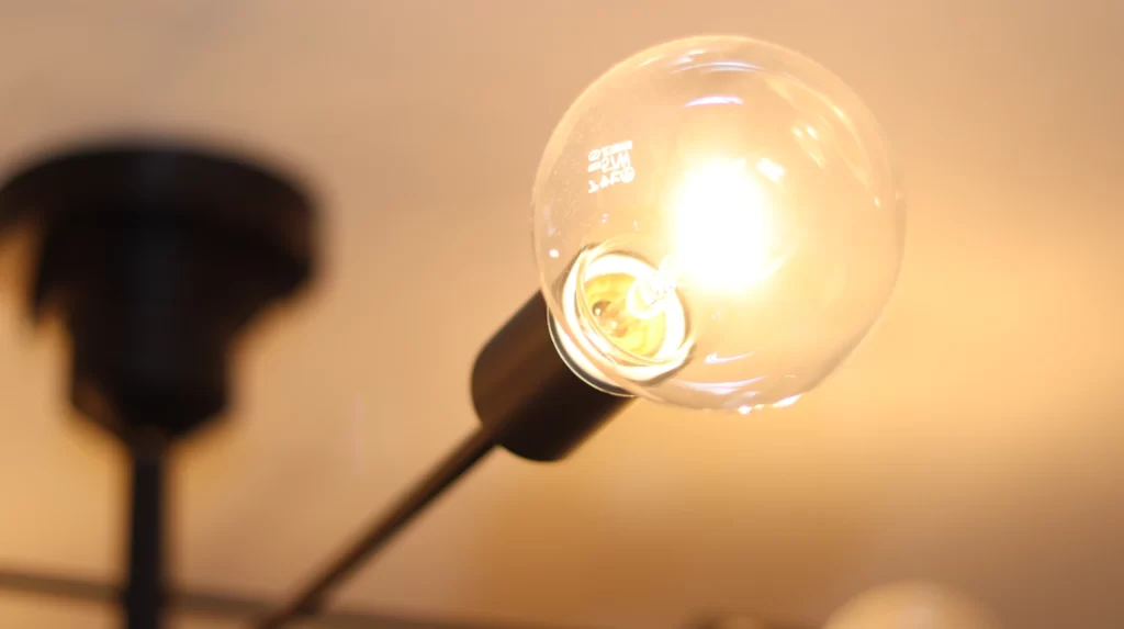 unicoの照明「Astre」の純正電球はコレ！オススメのLEDもご紹介。