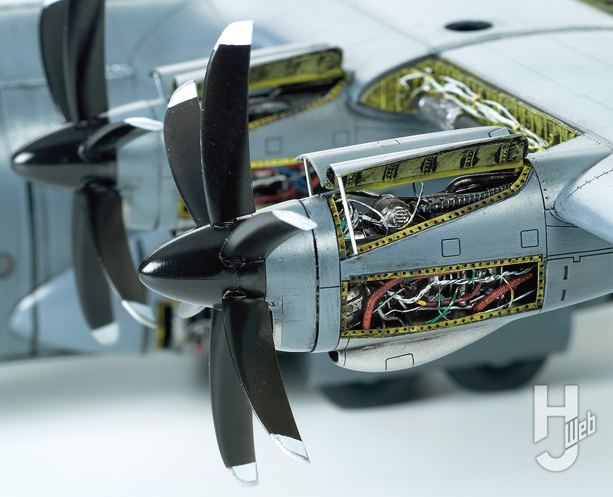 軍用輸送機「C-130J-30」の最新キットをとことん遊び倒す！【ズベズダ