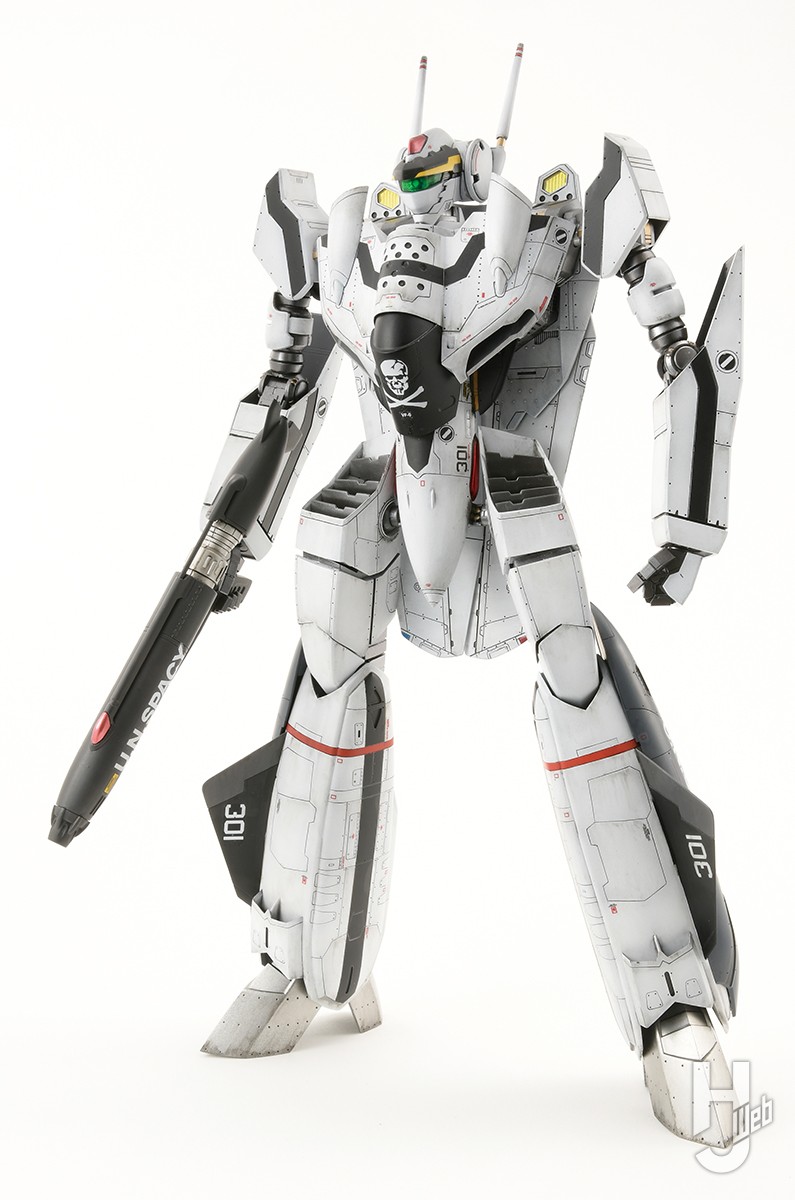 VF 0A/S バトロイド」ウェザリングとディテールアップで作中の