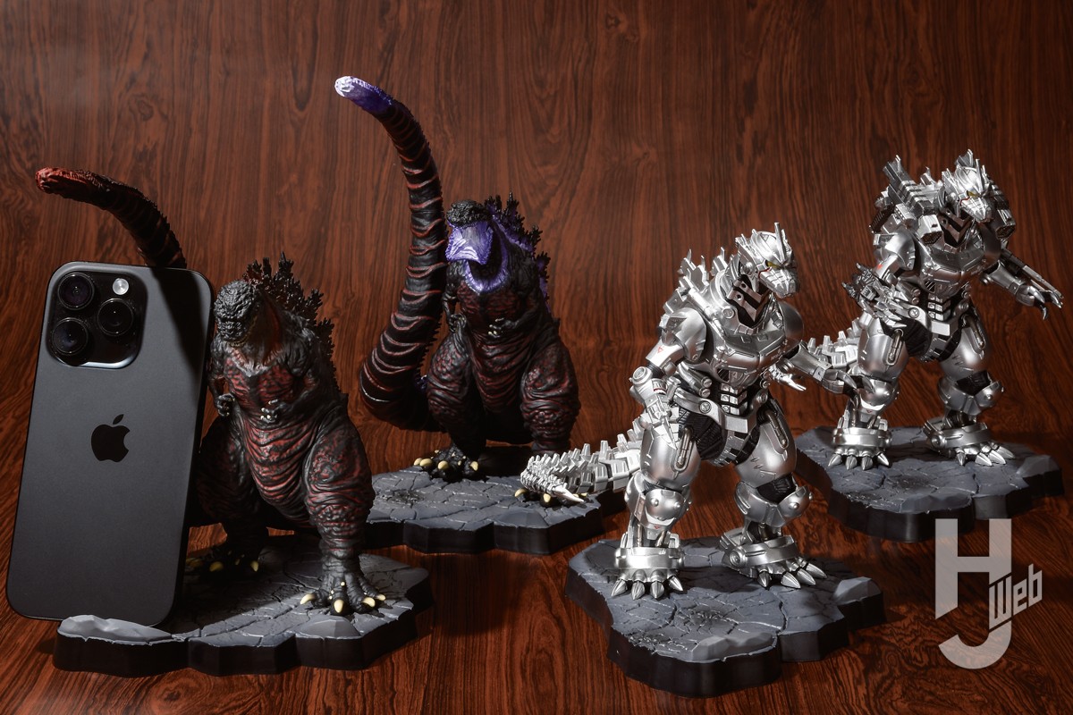 シン・ゴジラ』よりゴジラ（2016）と『ゴジラ×モスラ×メカゴジラ 東京