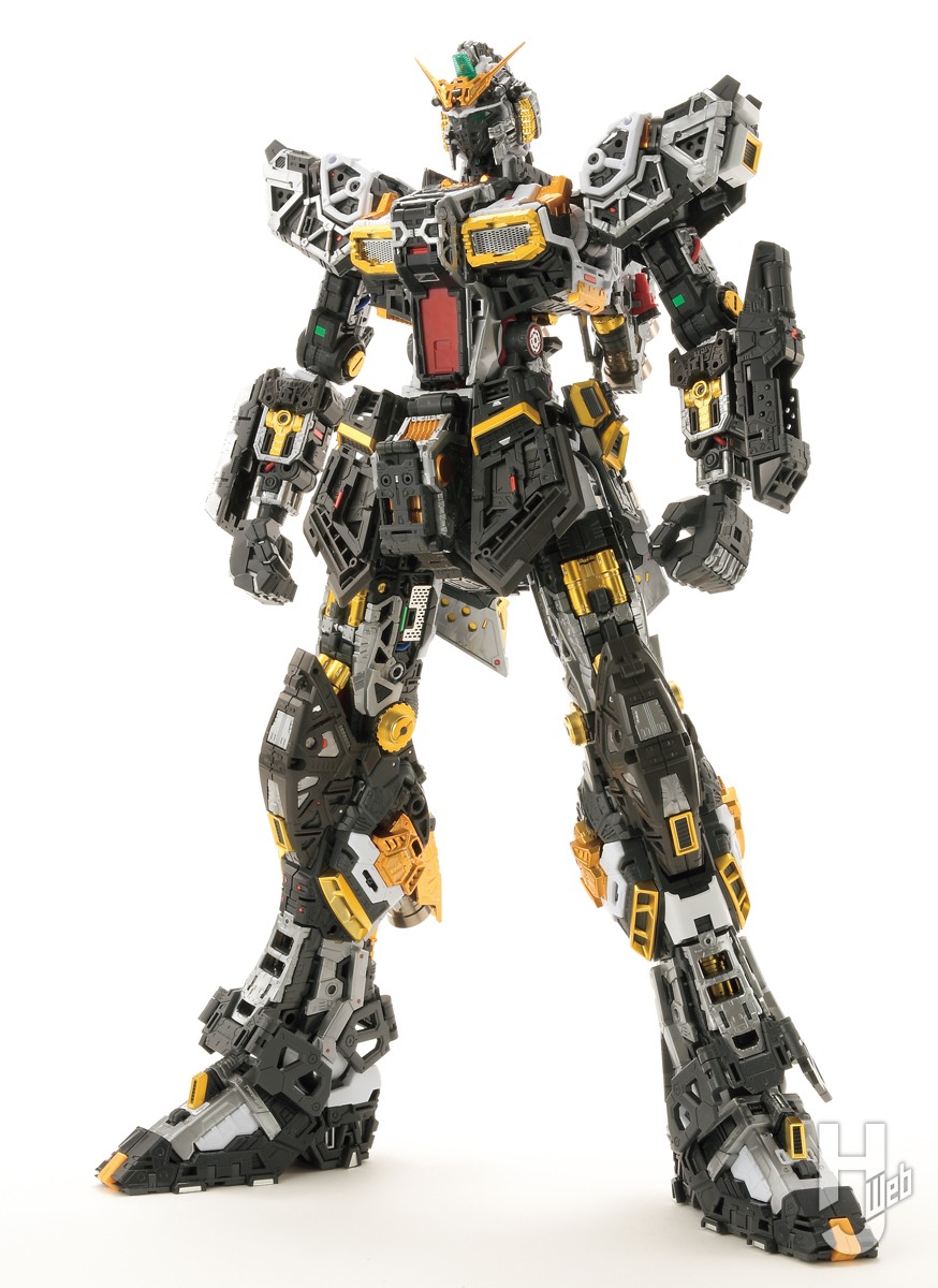 PGU νガンダム」の気になる金属パーツやエッチングシールなど、視覚的